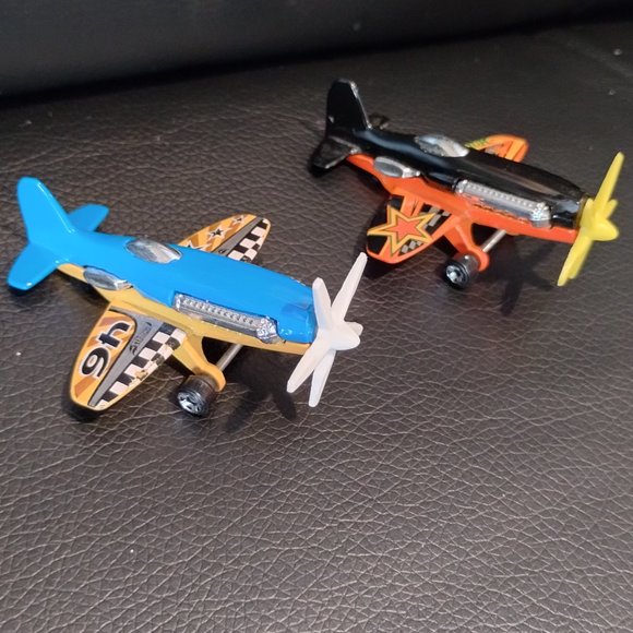 Hot Wheels Mad Propz Blue & Orange Airplane - Picture 1 of 5